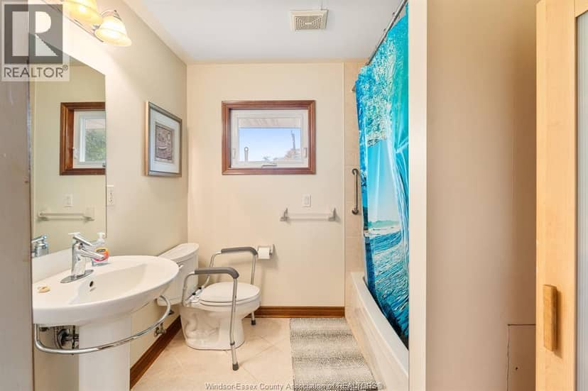 2759 Rockwell Boulevard — photo 25 of 40