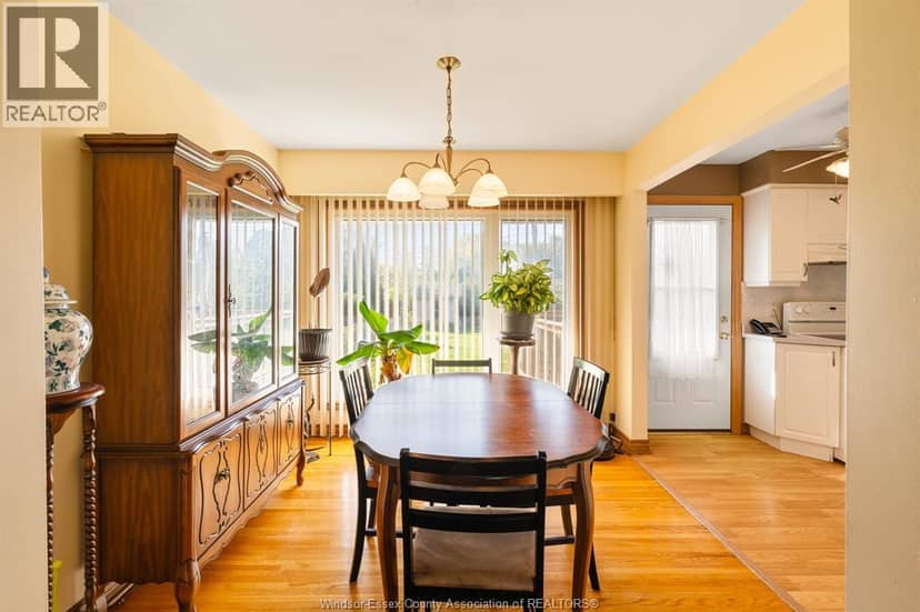 2759 Rockwell Boulevard — photo 10 of 40