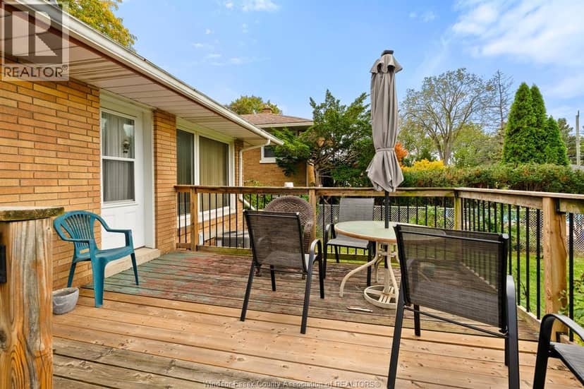 2759 Rockwell Boulevard — photo 35 of 40