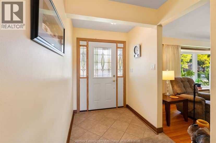 2759 Rockwell Boulevard — photo 6 of 40