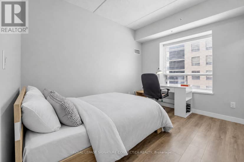 602 - 318 Spruce Street — photo 21 of 27