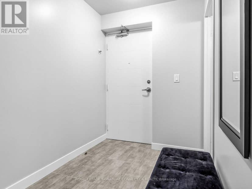 602 - 318 Spruce Street — photo 4 of 27