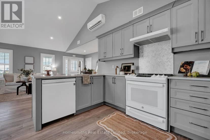 404 - 300 Croft Street — photo 21 of 36