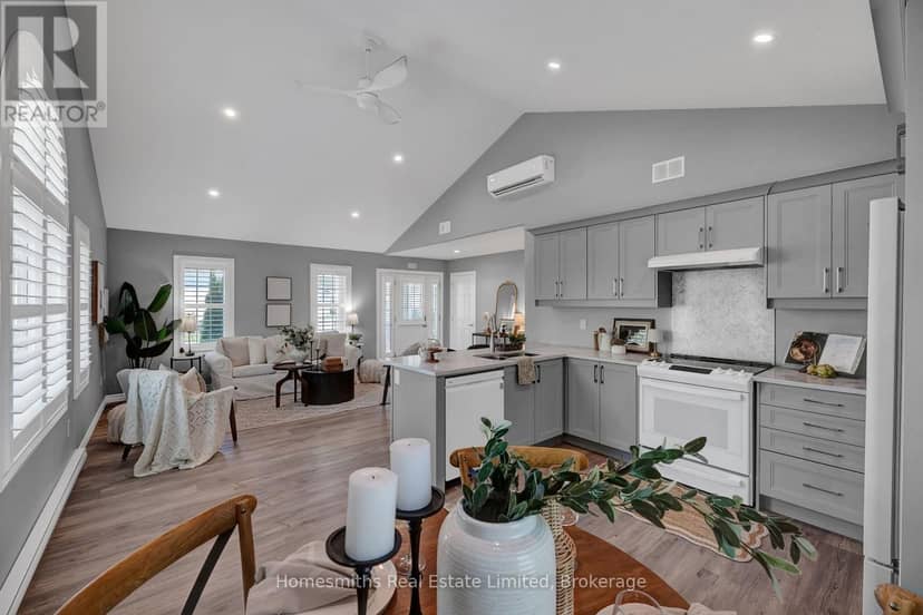 404 - 300 Croft Street — photo 18 of 36