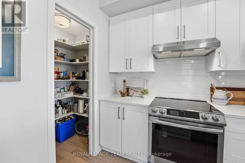 715 Maverick Crescent — photo 10 of 40