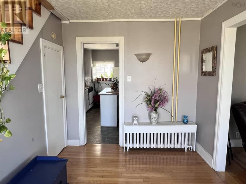 166 North Foord Street — photo 5 of 40