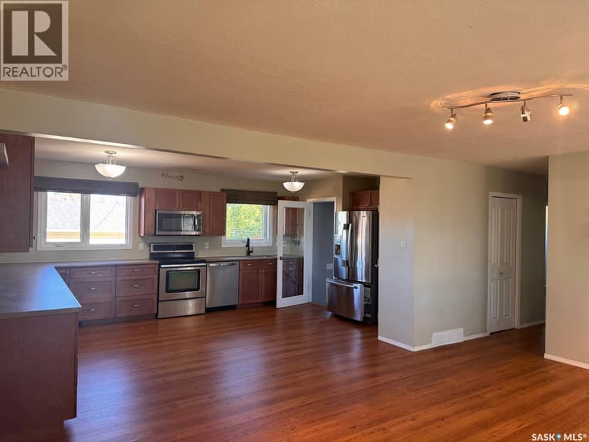 502 6th STREET E, Wynyard, photo 7