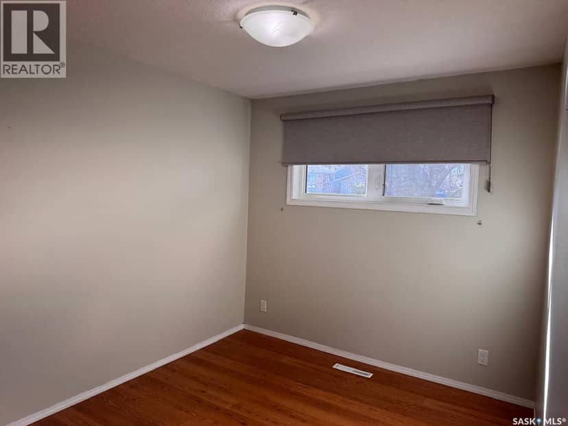 502 6th STREET E — photo 14 of 33