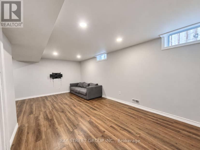 213 Hawthorne Road — photo 29 of 40