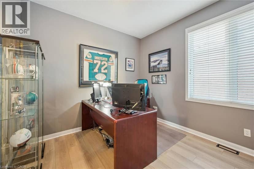 79 ZIEMAN Crescent — photo 7 of 36