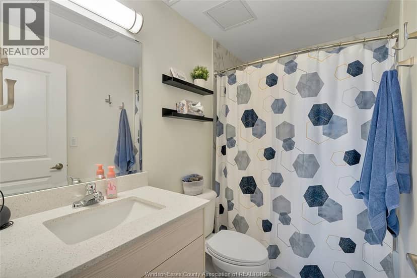 1675 BANWELL ROAD Unit# 705 — photo 20 of 40