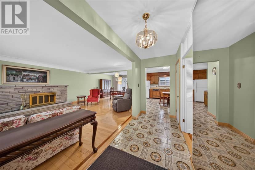 6 Pinemore BLVD — photo 11 of 40