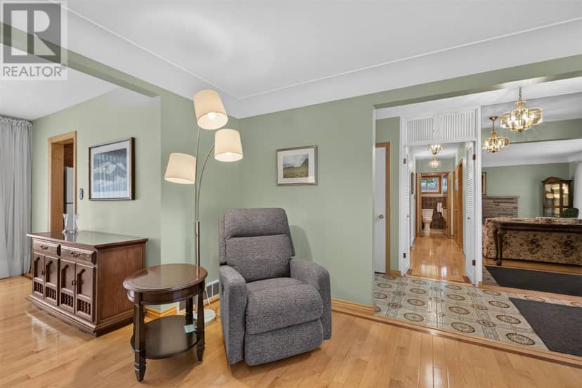 6 Pinemore BLVD — photo 15 of 40
