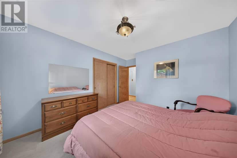 6 Pinemore BLVD — photo 19 of 40