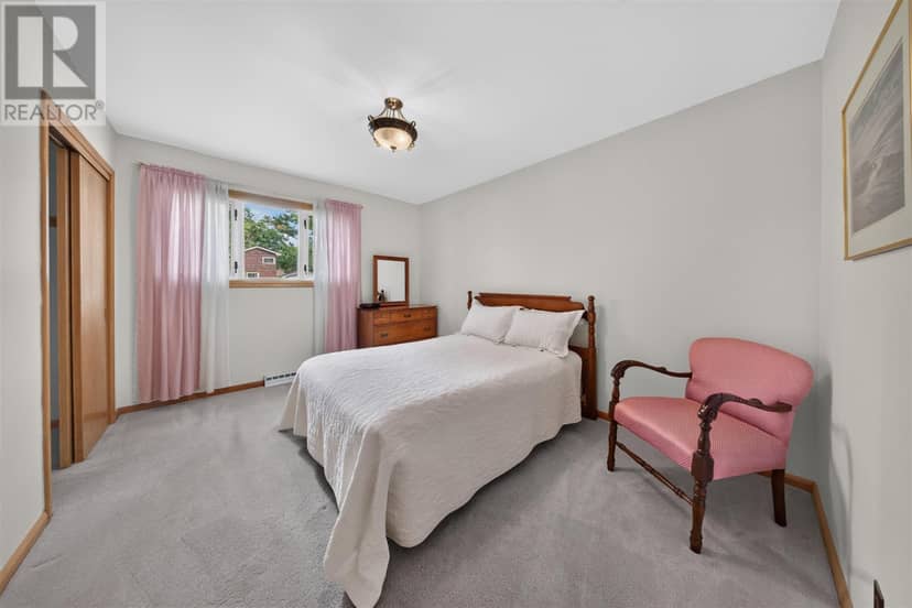 6 Pinemore BLVD — photo 17 of 40