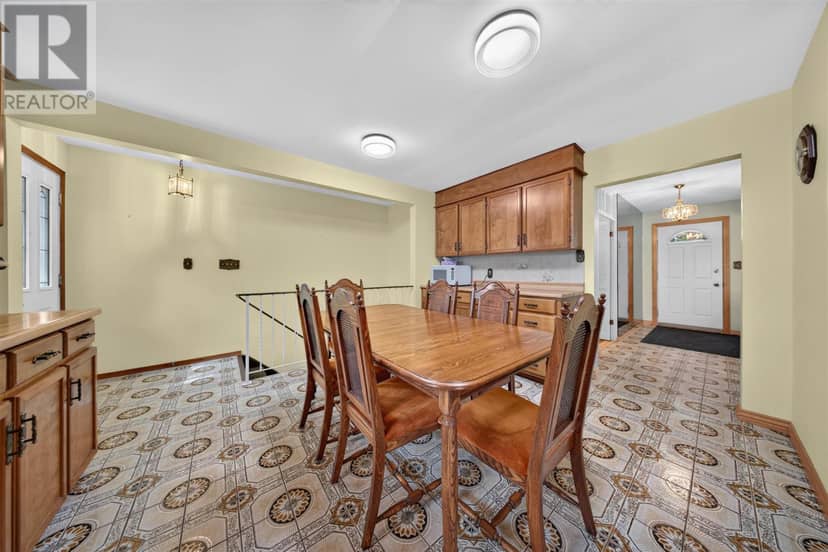 6 Pinemore BLVD — photo 10 of 40