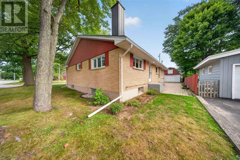 6 Pinemore BLVD — photo 40 of 40