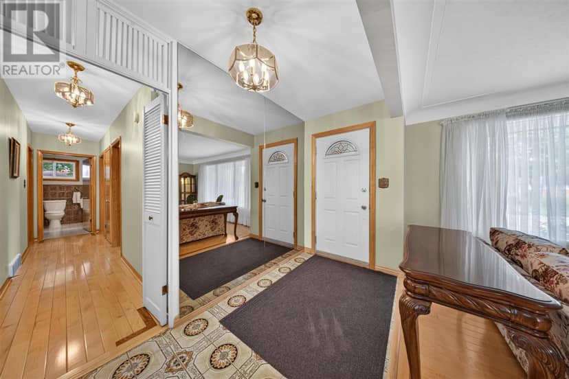 6 Pinemore BLVD — photo 5 of 40