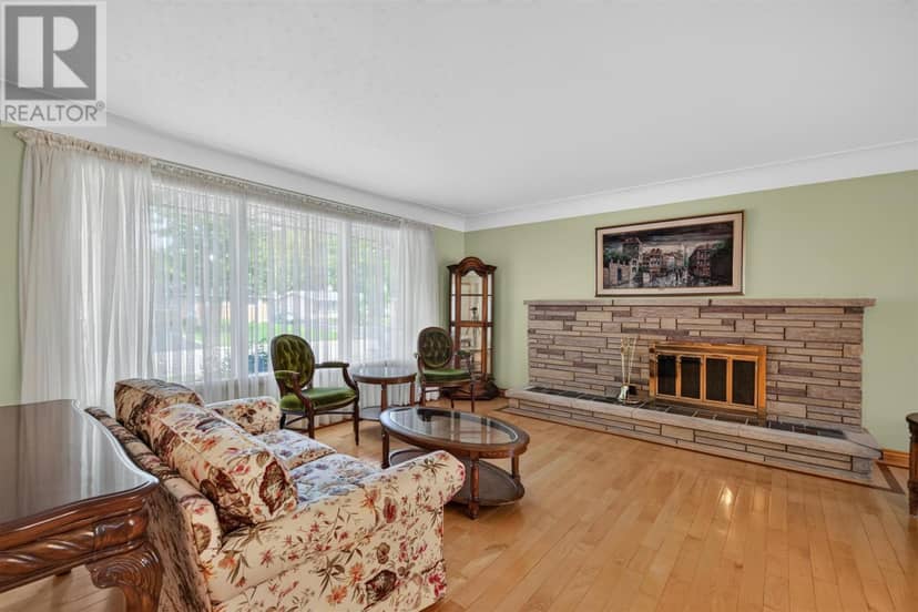 6 Pinemore BLVD — photo 6 of 40