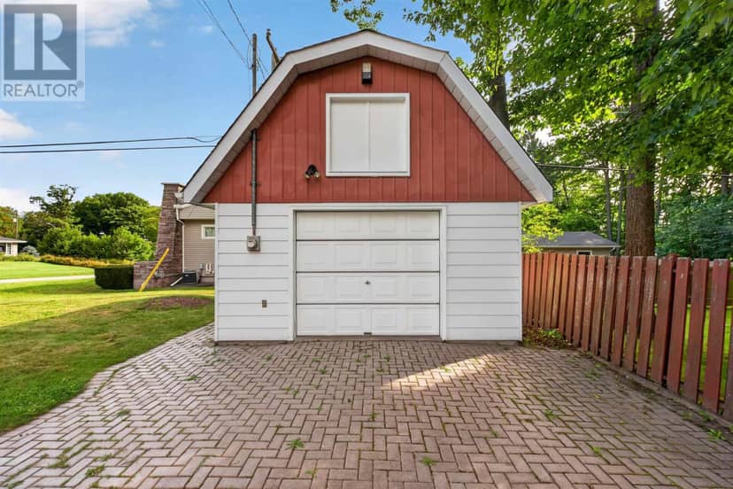 6 Pinemore BLVD — photo 39 of 40