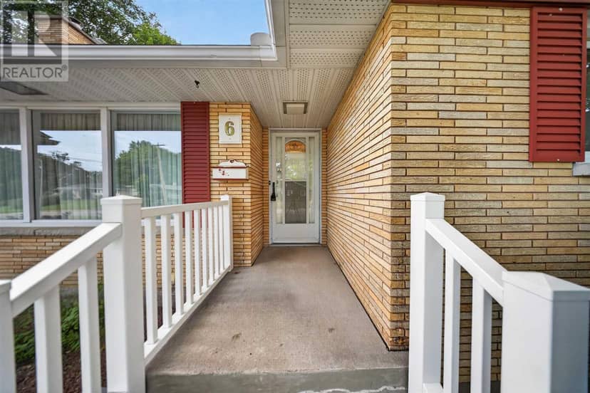 6 Pinemore BLVD — photo 4 of 40