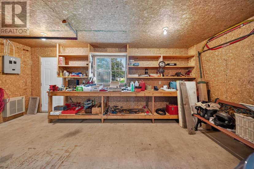 6 Pinemore BLVD — photo 32 of 40
