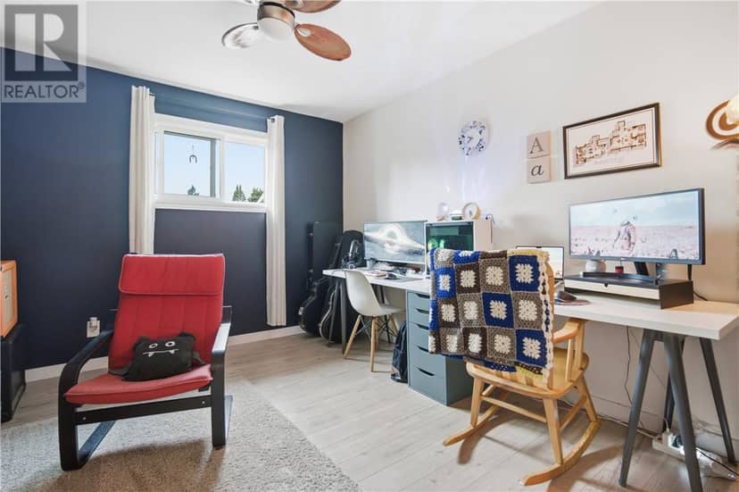 33 Pembroke — photo 12 of 22