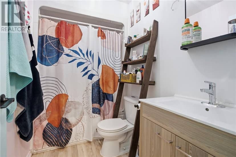 33 Pembroke — photo 13 of 22