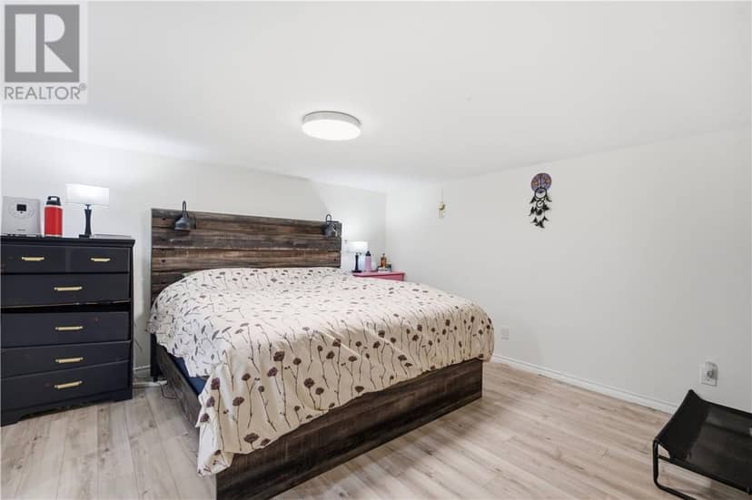 33 Pembroke — photo 17 of 22