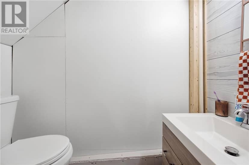 33 Pembroke — photo 18 of 22