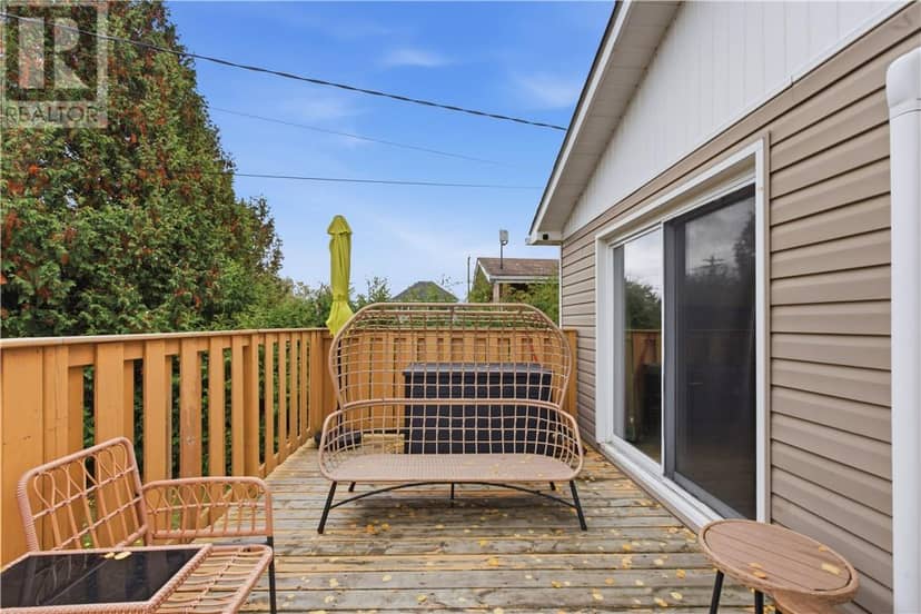 33 Pembroke — photo 20 of 22