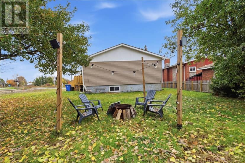 33 Pembroke — photo 21 of 22
