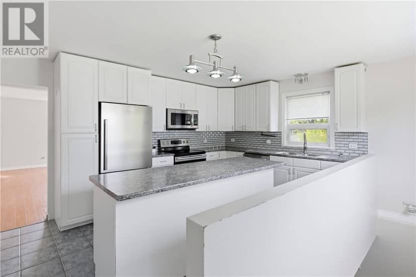 1442 Agincourt Avenue — photo 6 of 40