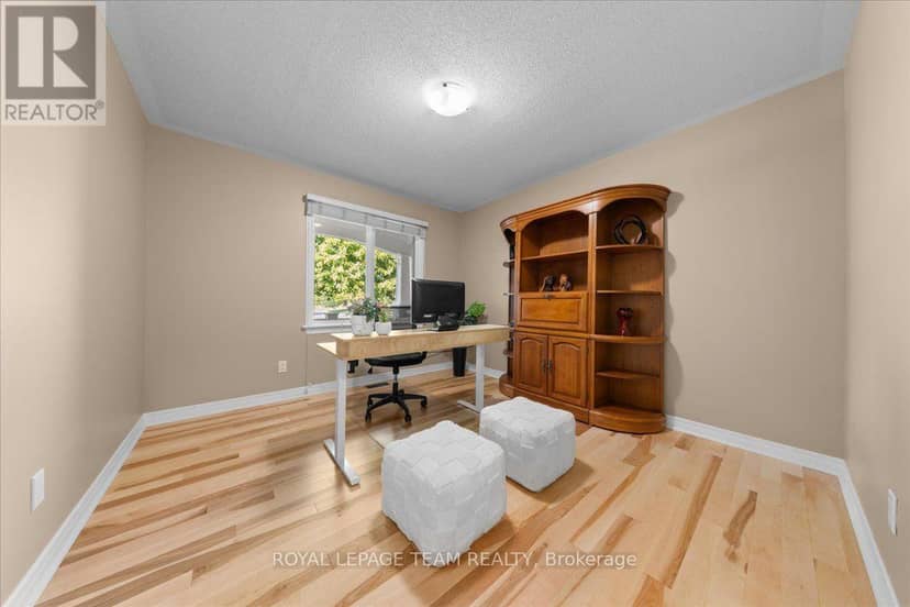 6 Amberlakes Drive — photo 23 of 40