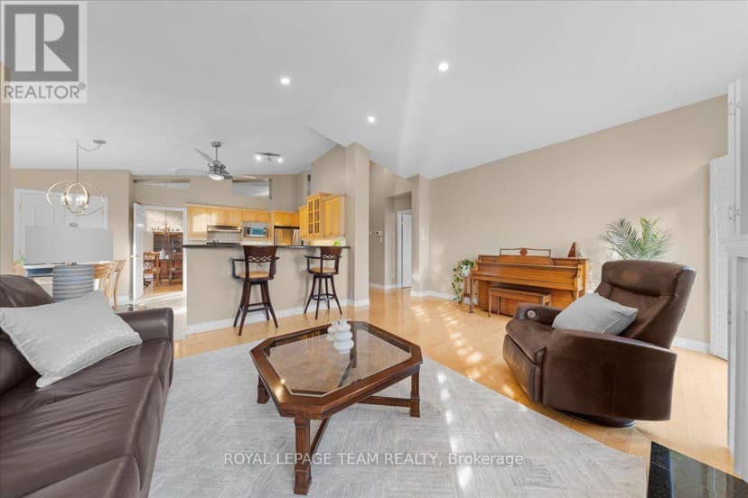 6 Amberlakes Drive — photo 13 of 40
