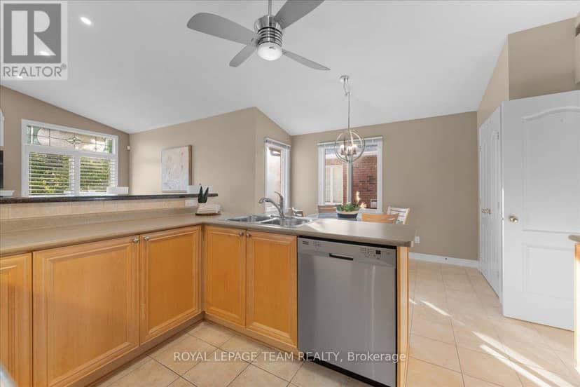 6 Amberlakes Drive — photo 19 of 40