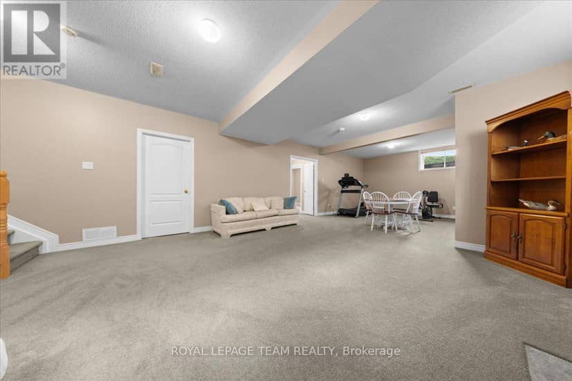 6 Amberlakes Drive — photo 31 of 40