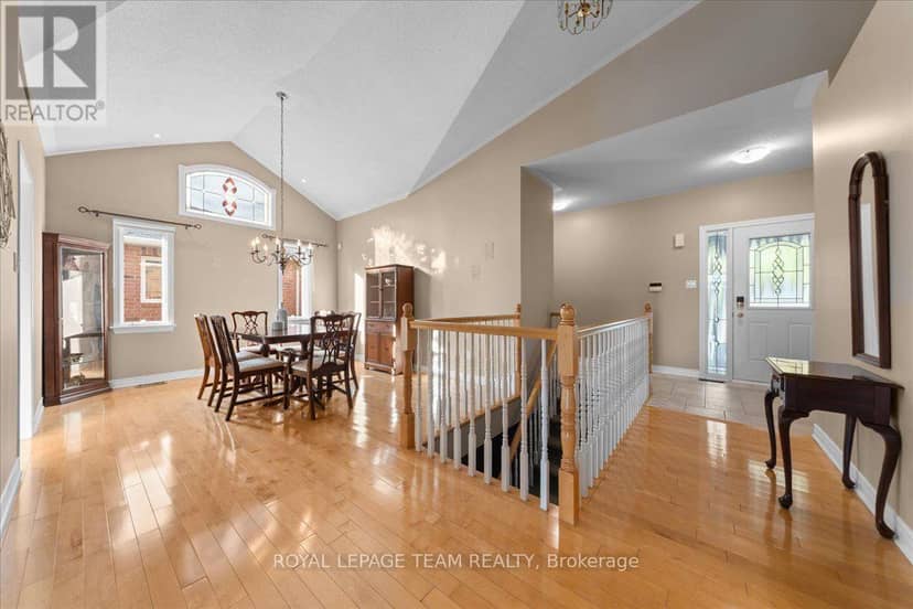 6 Amberlakes Drive — photo 7 of 40