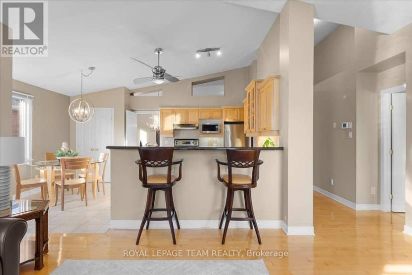 6 Amberlakes Drive — photo 3 of 40