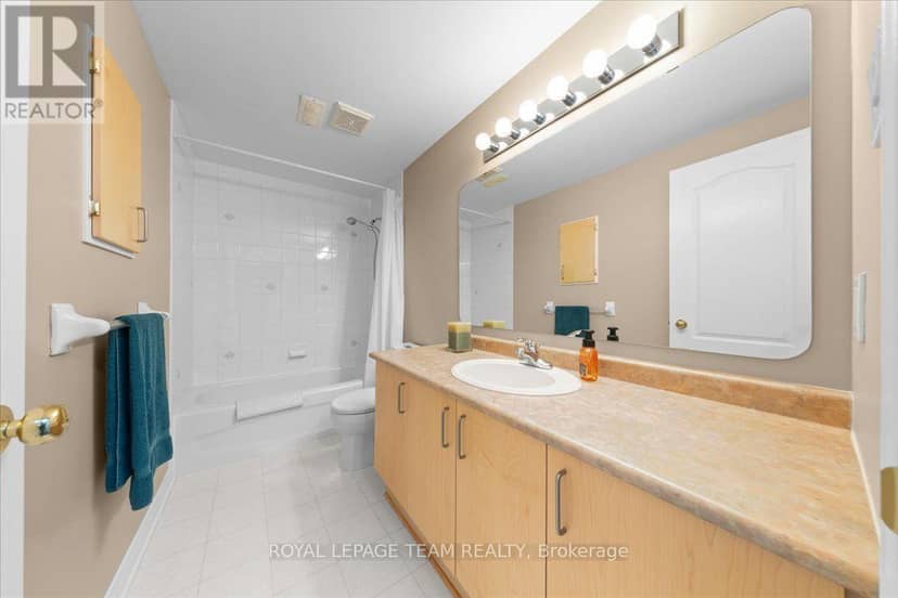 6 Amberlakes Drive — photo 32 of 40