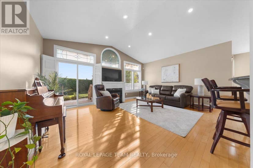 6 Amberlakes Drive — photo 8 of 40