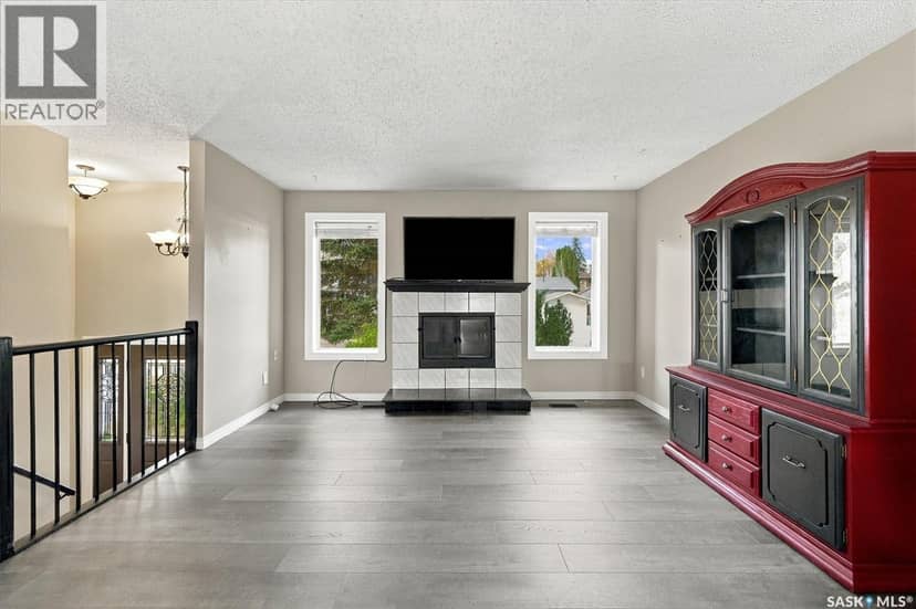 647 Redberry ROAD — photo 10 of 40