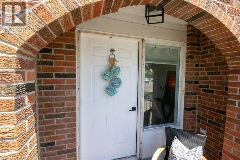 139 MAIN Street W Unit# 22 — photo 4 of 40