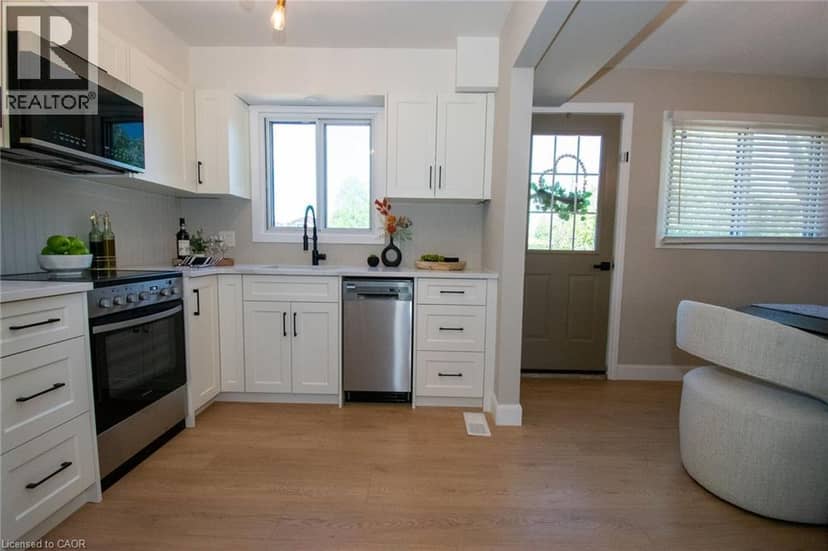 139 MAIN Street W Unit# 22 — photo 24 of 40