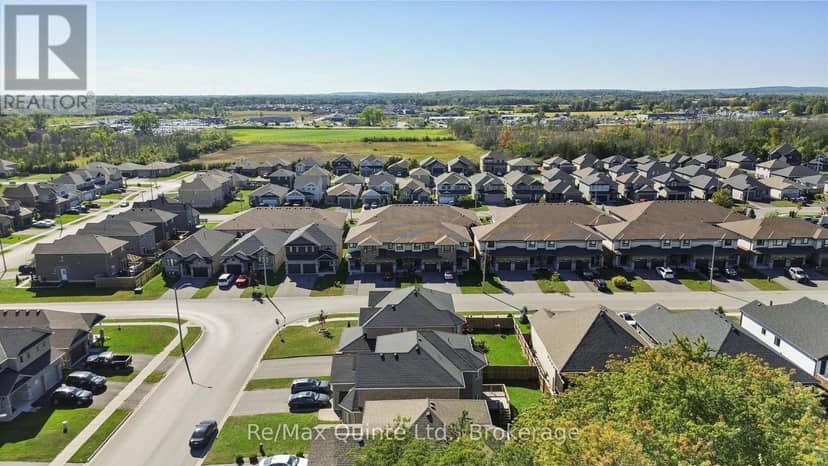 46 Cottonwood Drive, Belleville, photo 4