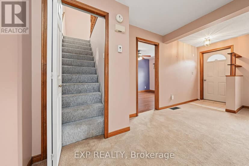 455 Simcoe Street — photo 27 of 39