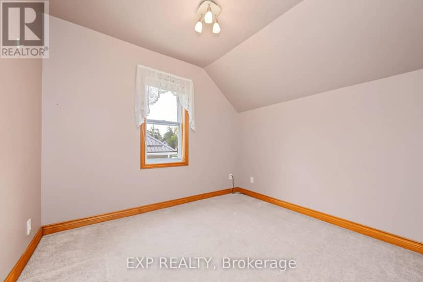 455 Simcoe Street — photo 29 of 39
