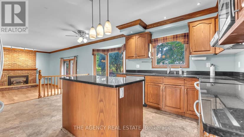 32 Glenview Crescent, London North, photo 5
