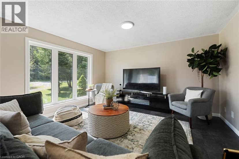 553 Norfolk County Road 21 — photo 10 of 36