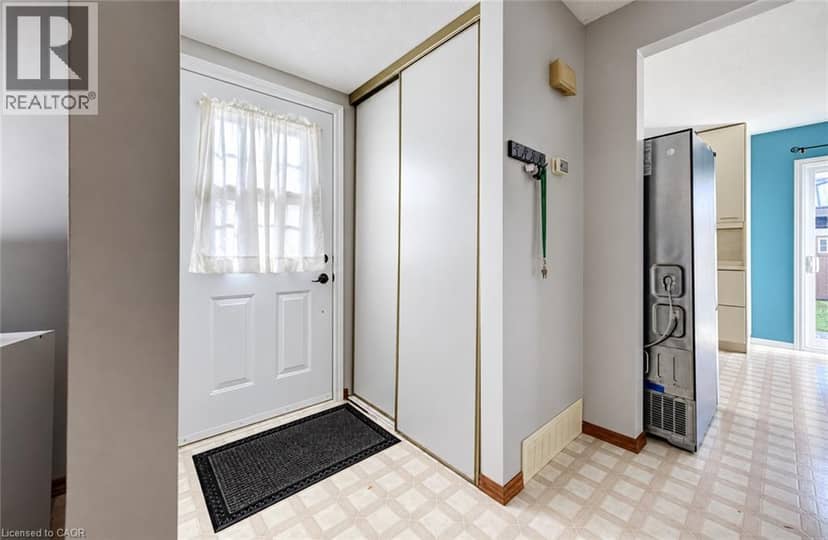 136 SEKURA Crescent, Cambridge, photo 3